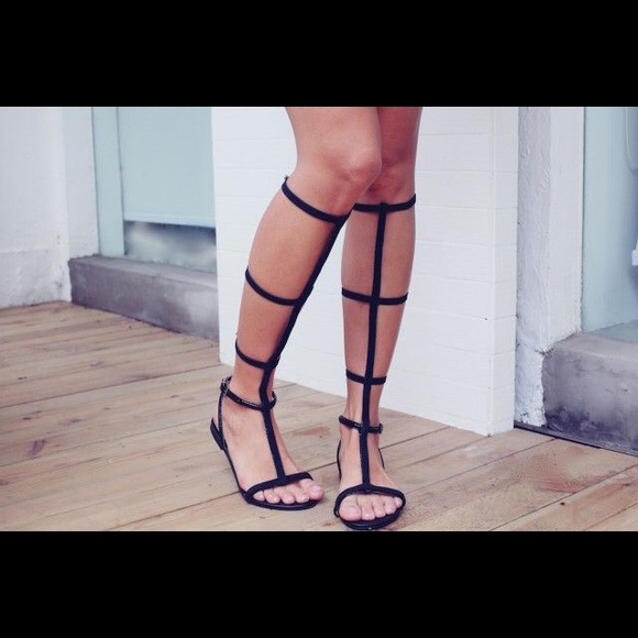 OMG! I'm hosting a POSH SHOE PARTY on 4/12 @ 3 EST - Picture 3 of 3