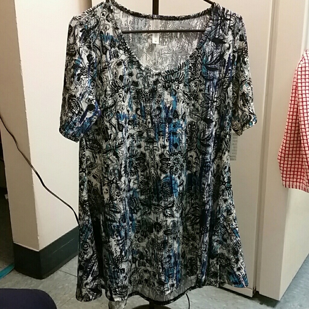 Blue and black 'Perfect Tee'