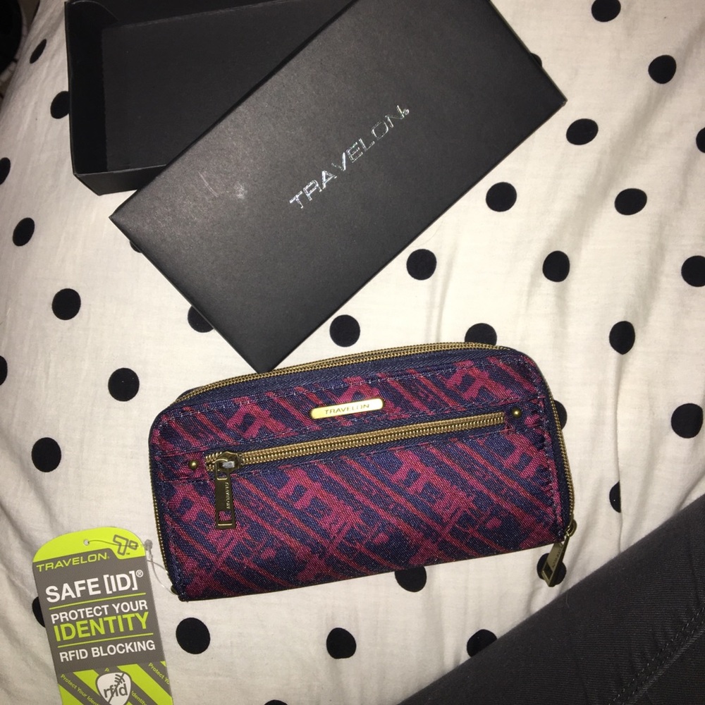 Travelon Wallet