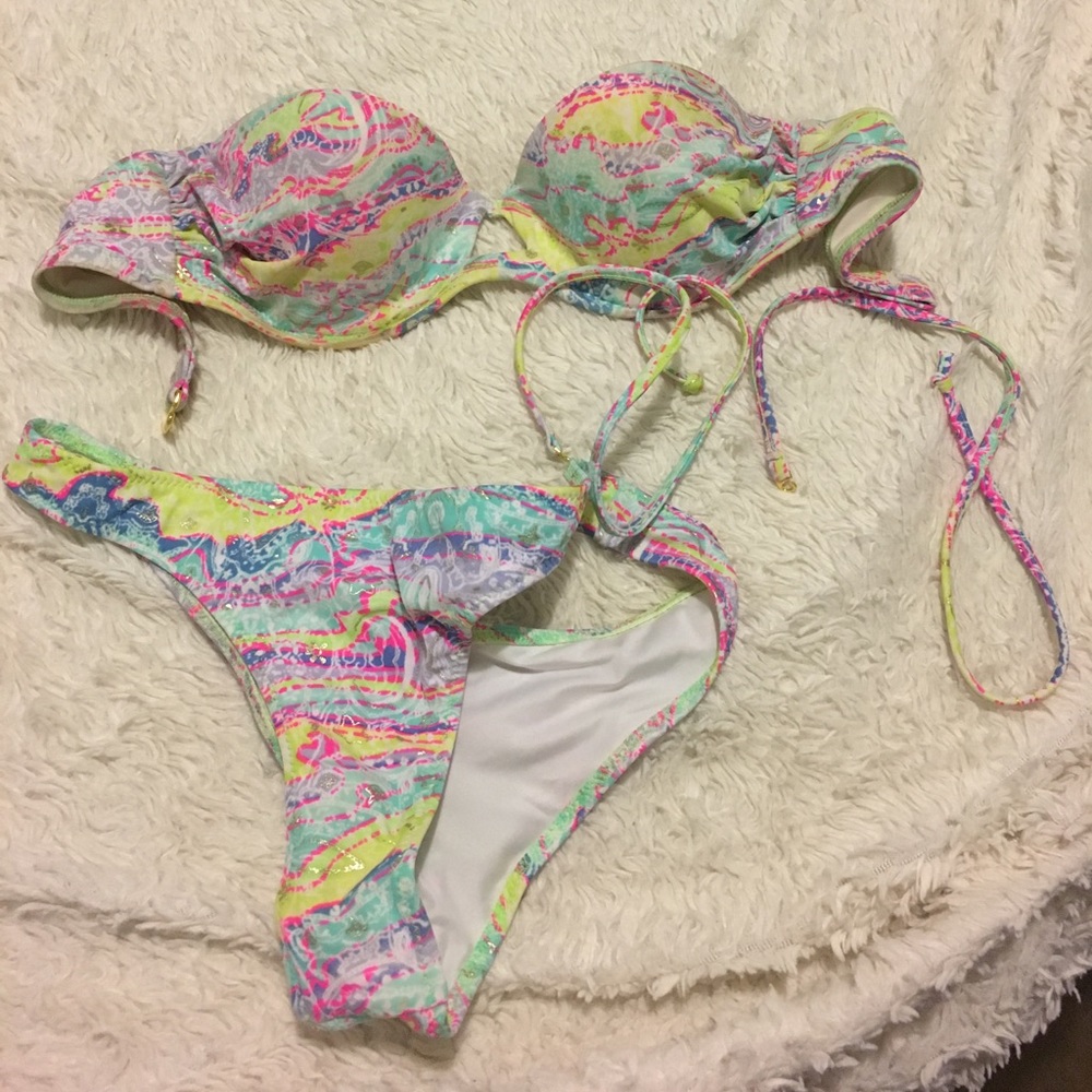Victoria secret too and bottom swim suit