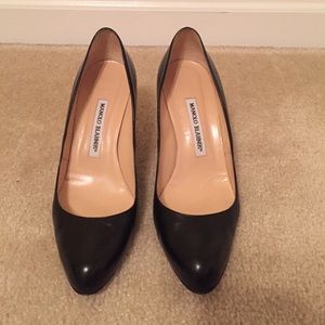 Manolo Blahnik black leather pumps! 7 (eu 37.5)