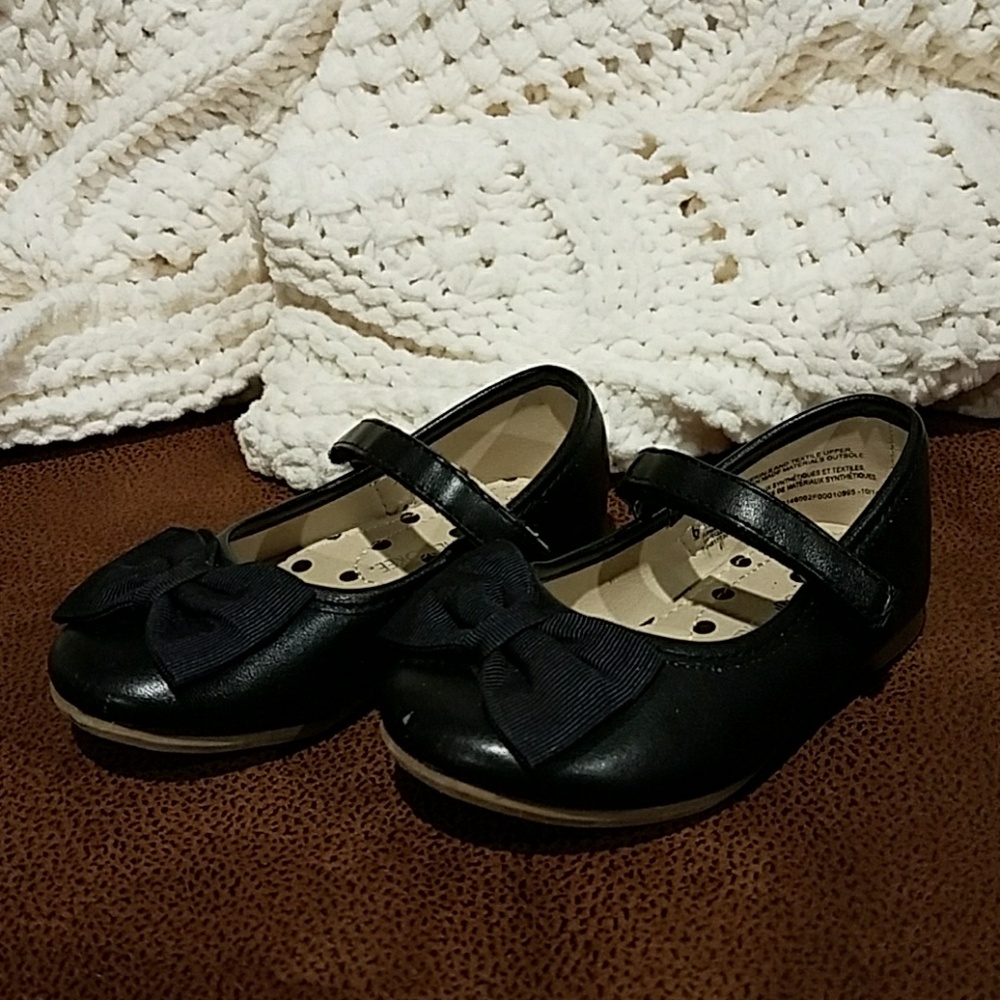 Toddler girl black dress shoes.
