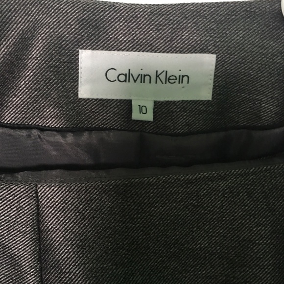 Suit - Picture 3 of 4