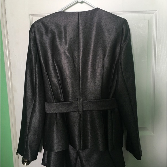 Suit - Picture 4 of 4