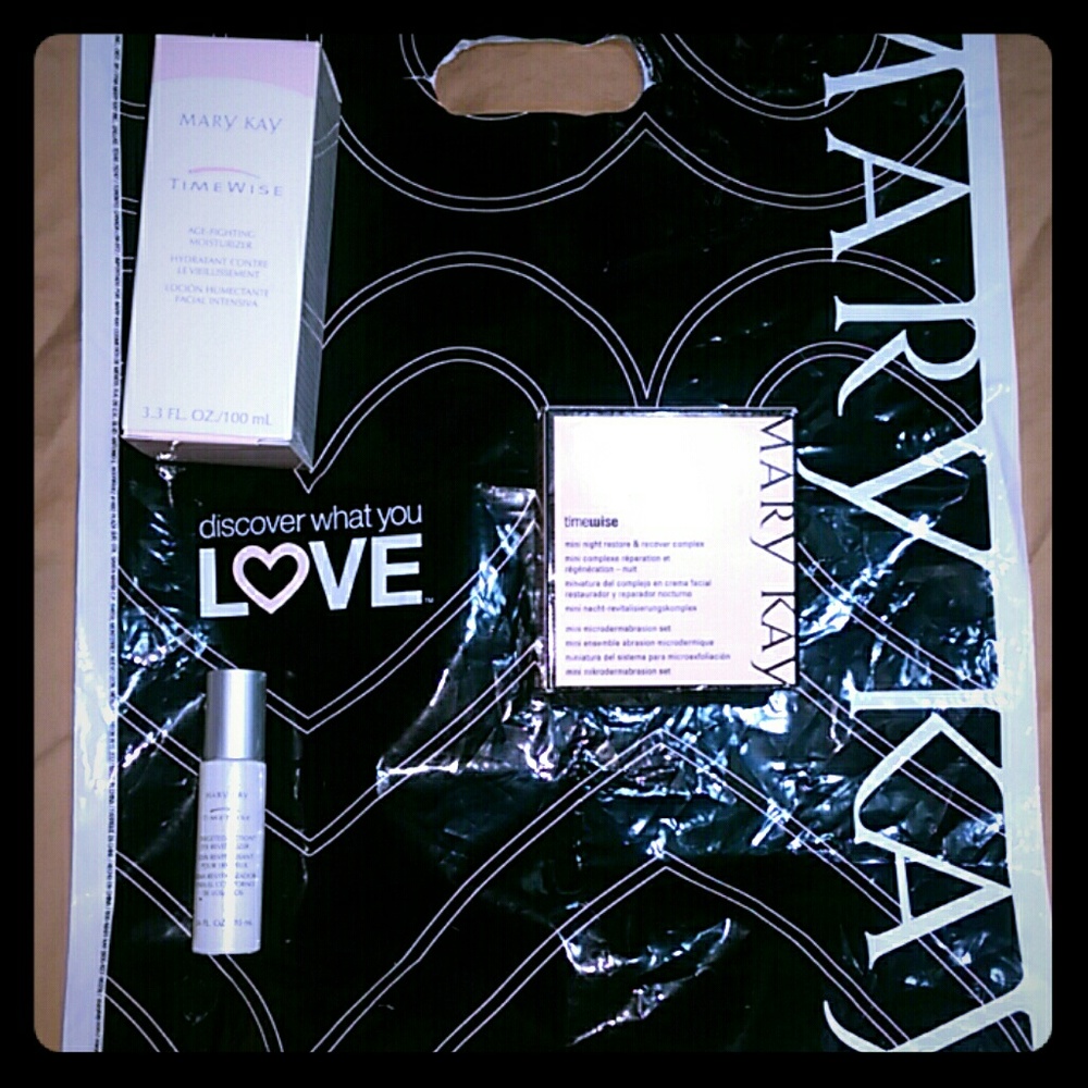 New in box, Mary Kat item's