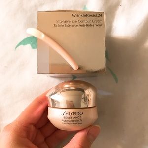 Shiseido Wrinkle Resist 24 eye cream