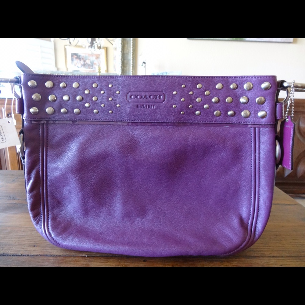 NWT Coach Zoe Purse – F15237