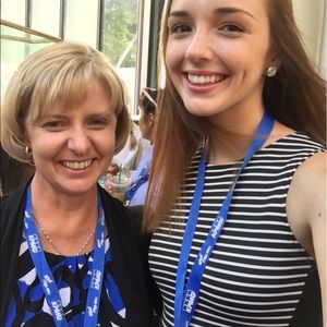 Meet your Posher, Lois