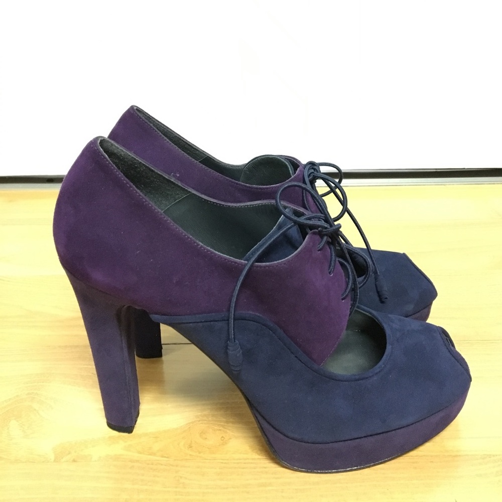 Stuart Weitzman suede heels
