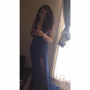 Meet your Posher, Isabel