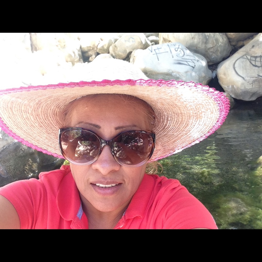 Meet your Posher, Florecita