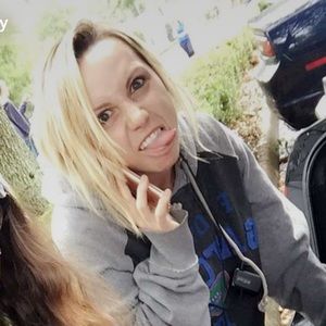 Meet your Posher, Roxanne