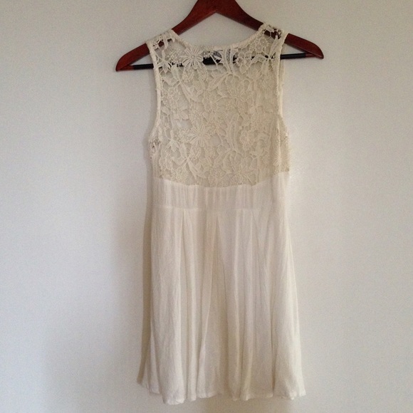 Crochet back tunic - Picture 2 of 2