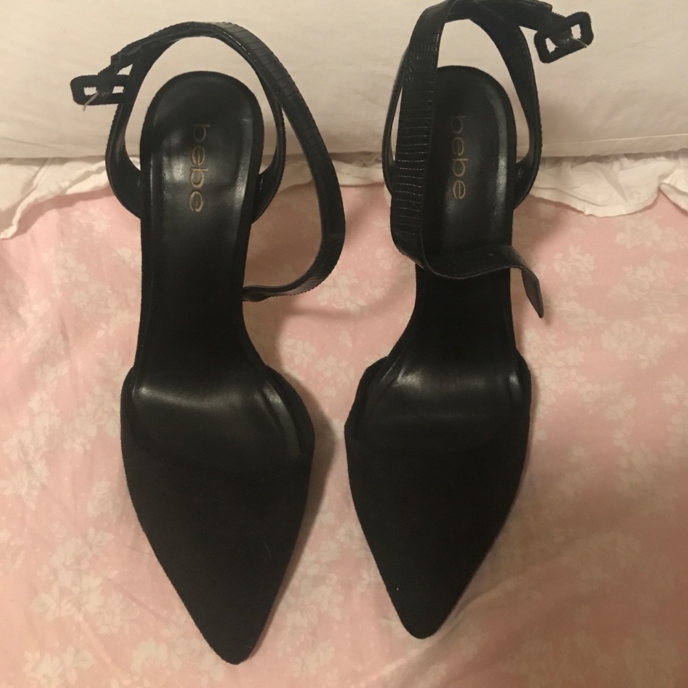 Like new black Bebe heels