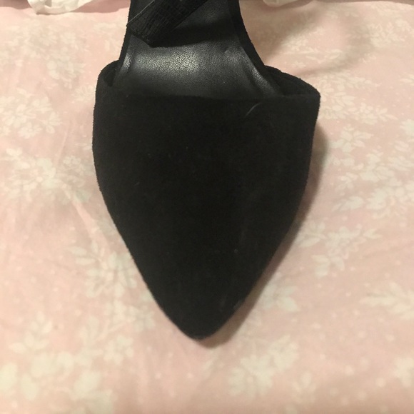 Like new black Bebe heels - Picture 4 of 7