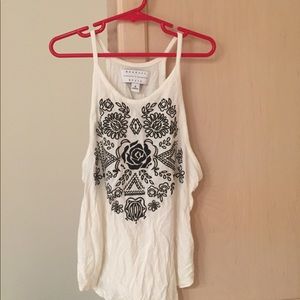 Size small Kendall and Kylie tank