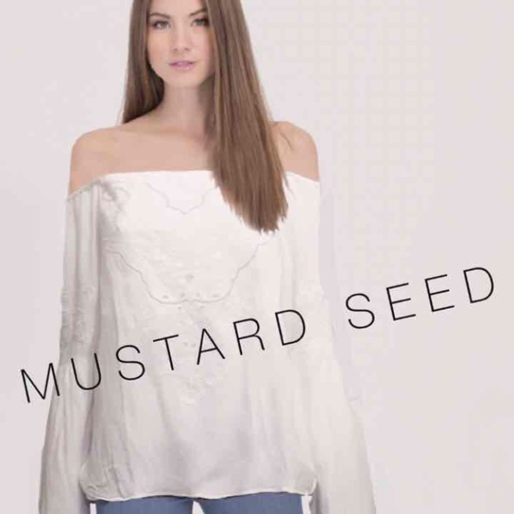 NWT Off-Shoulder Embroidered Peasant Boho Blouse M