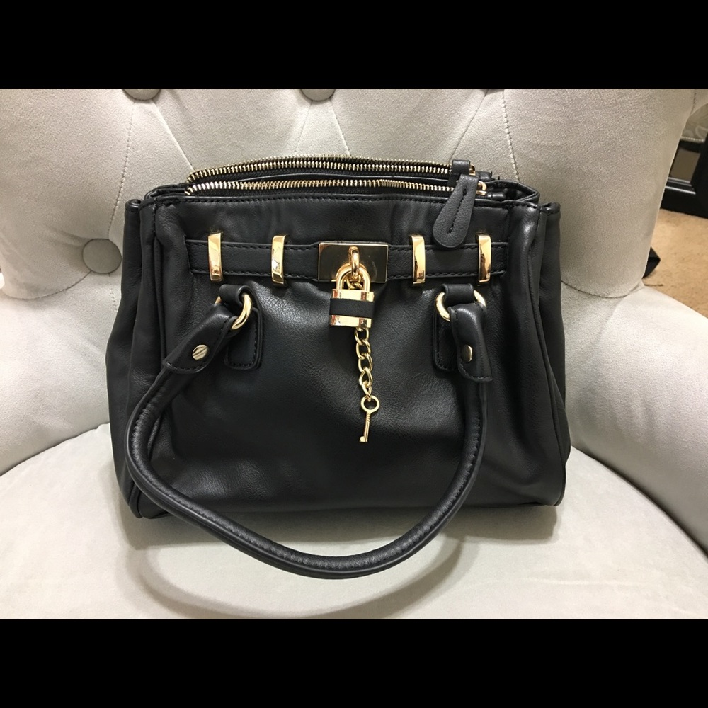 Black Aldo purse