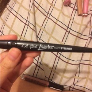 Matte Eyeliner