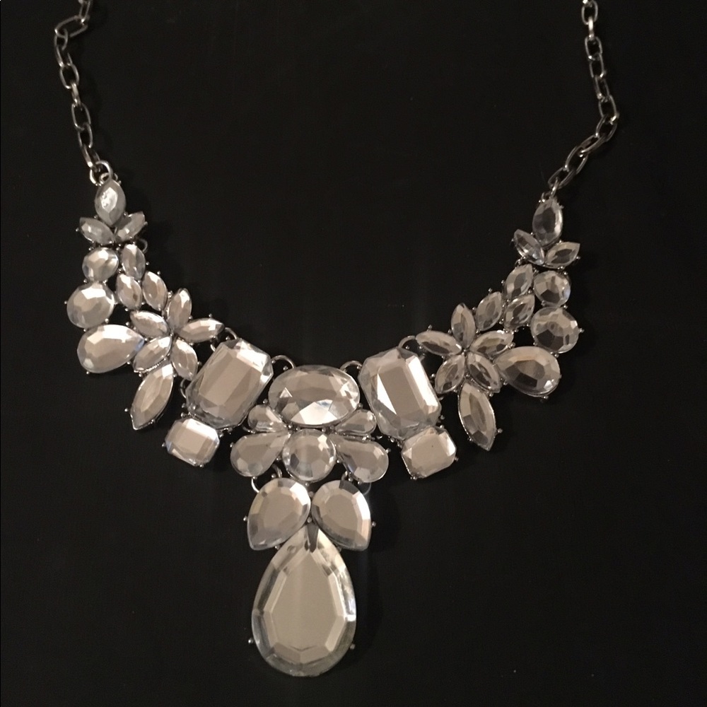 Perfect necklace to wear to work or play!