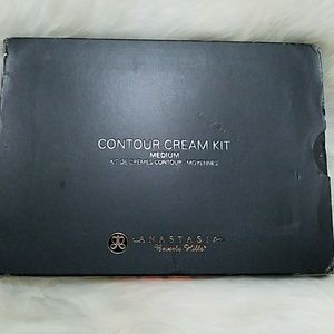 authentic Anastasia contour cream kit in medium