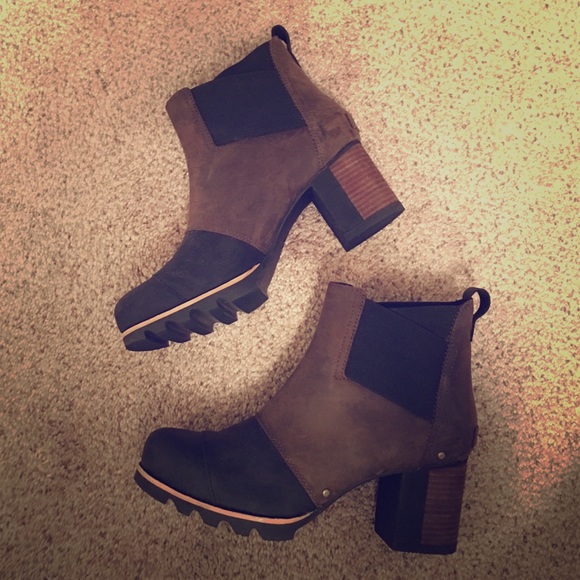 sorel addington chelsea size 7