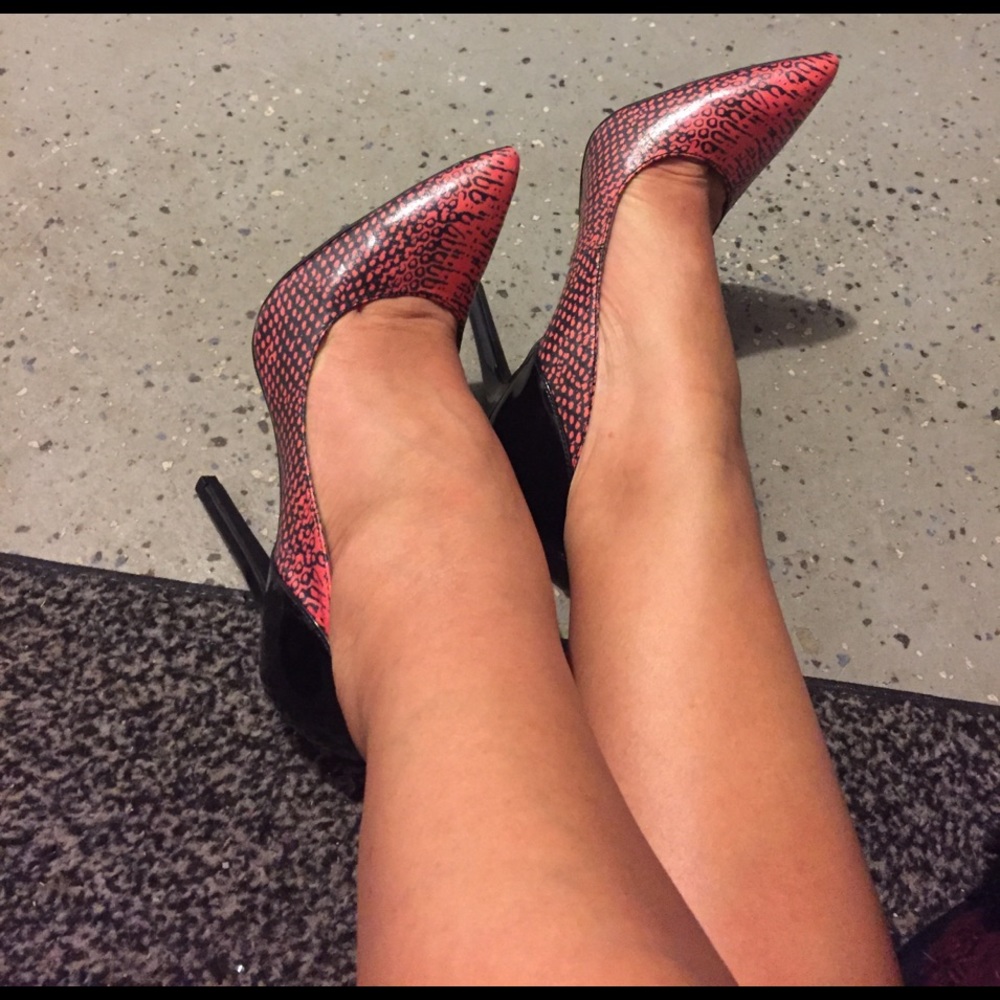 Guess size 8.5 sexy heels new
