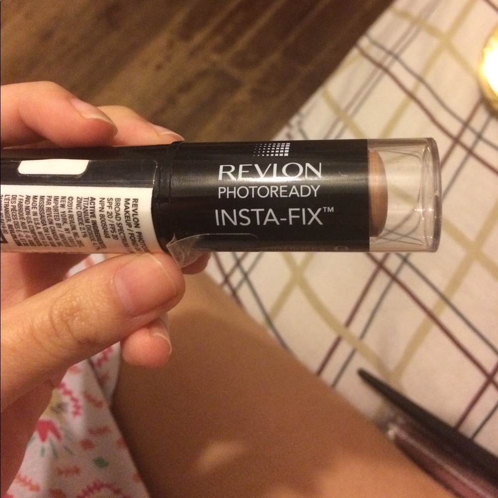 Revlon Insta-Fix Contour Stick