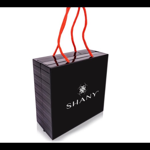 SHANY makeup kit❤️ - Picture 2 of 3