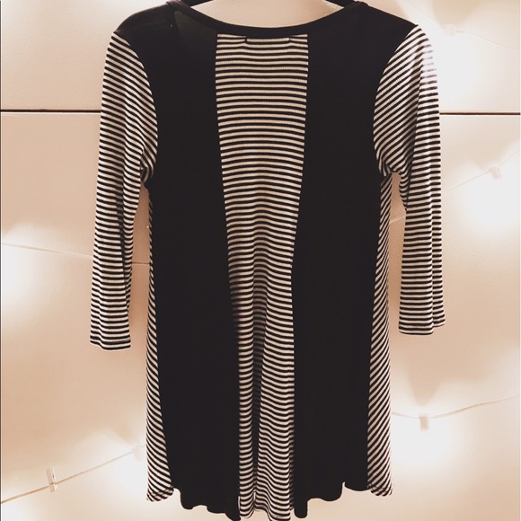 Longs Sleeve Navy And White Striped Top Tee - Picture 2 of 2