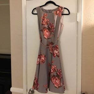 Floral Sleeveless Eva Mendes dress