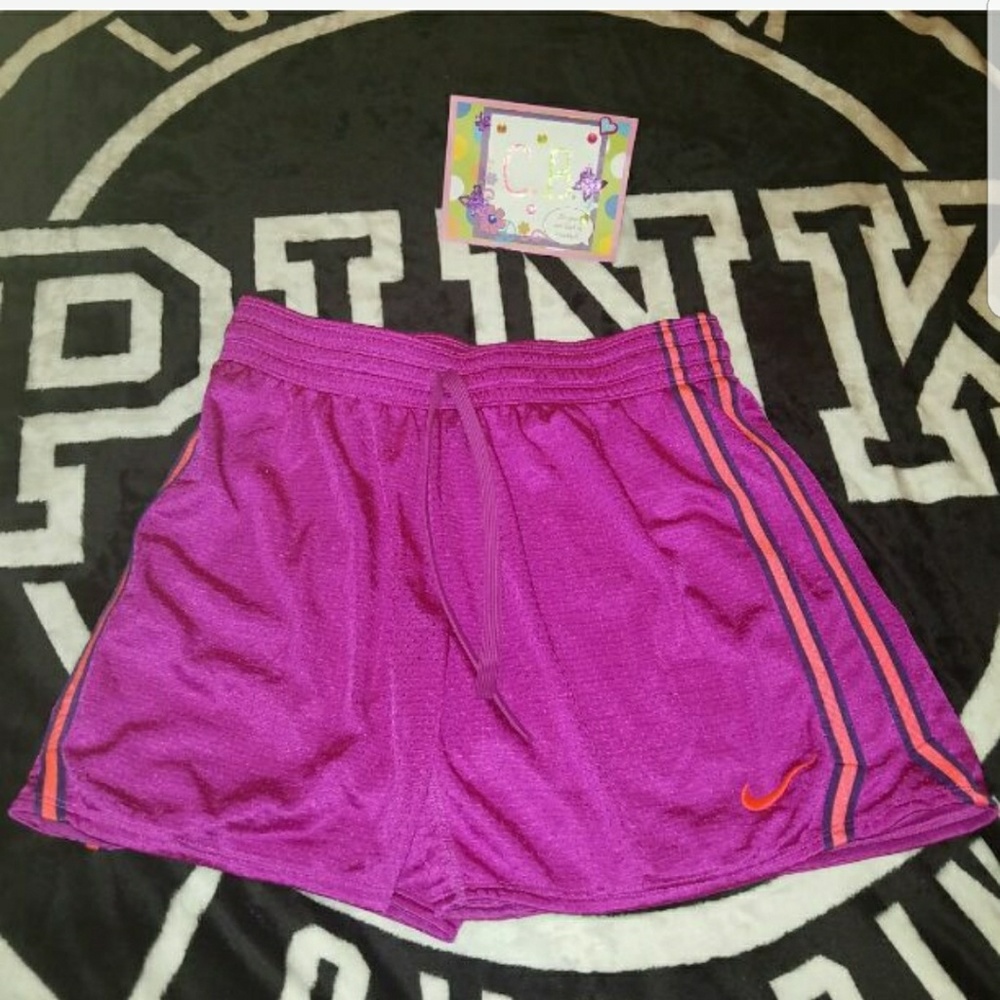 (S) Nike Dri-Fit shorts