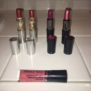 4 MARY KAY LIPSTICKS & 1lip gloss