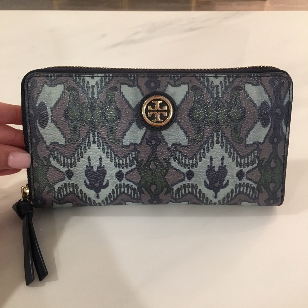 Tory Burch Kerrington Zip Continental Wallet