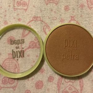 Beauty Bronzer+Kabuki in the shade summertime.