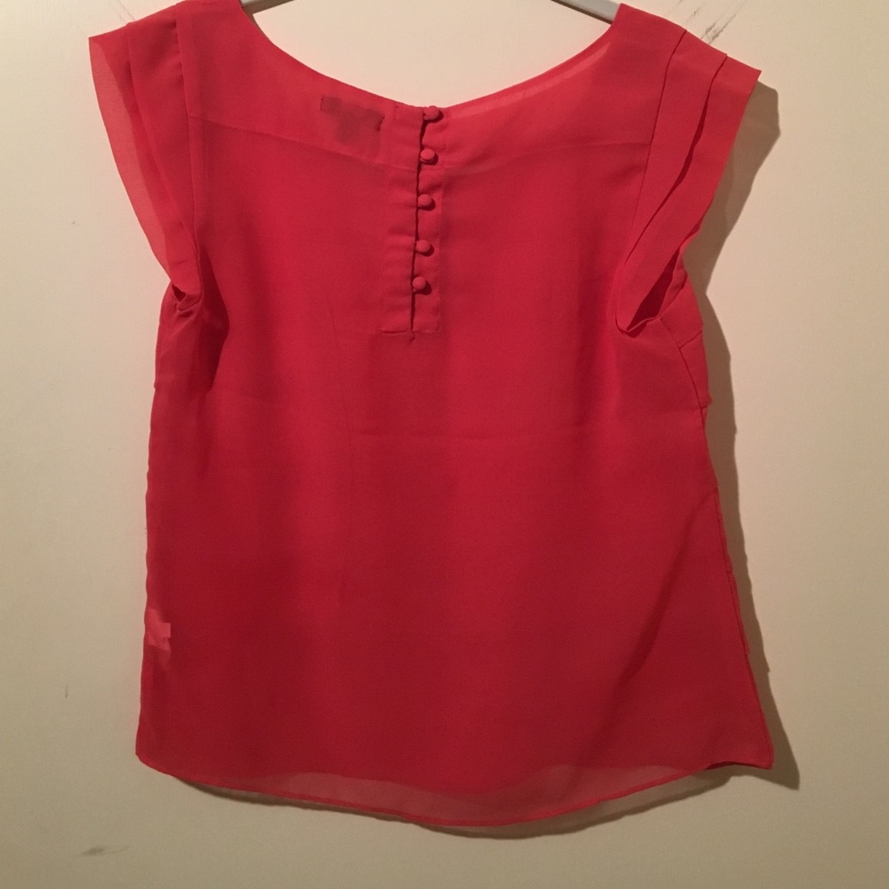 Red top - Picture 2 of 2