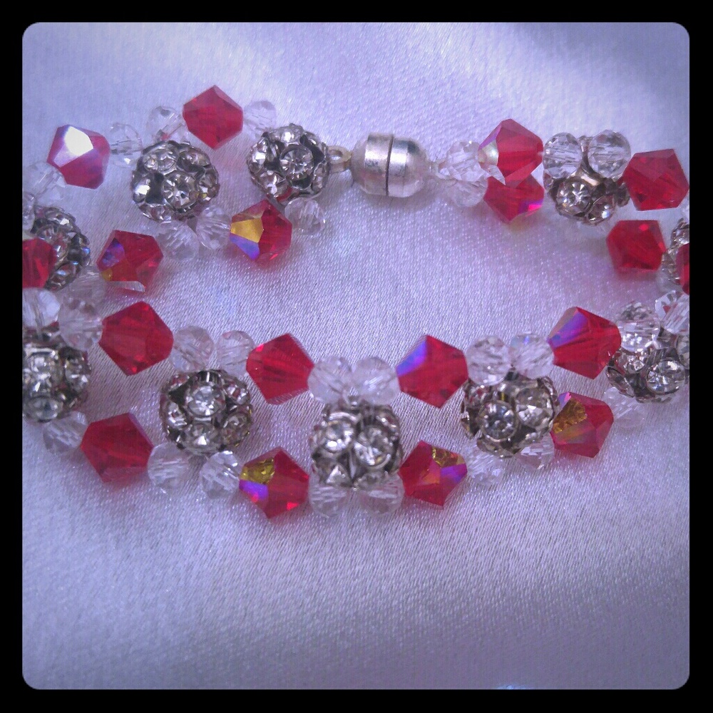 Hand made crystal bracelet with magnetic clasp