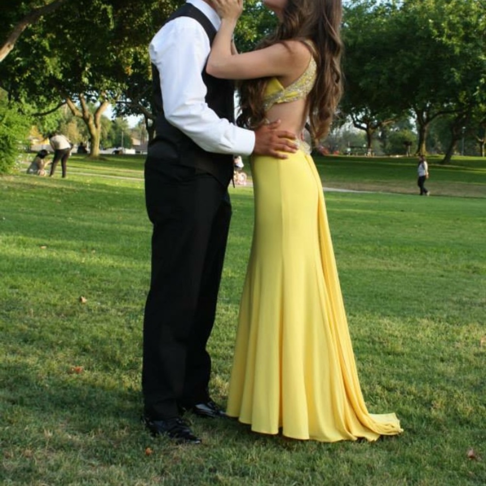 Beautiful stunning light yellow PROM DRESS