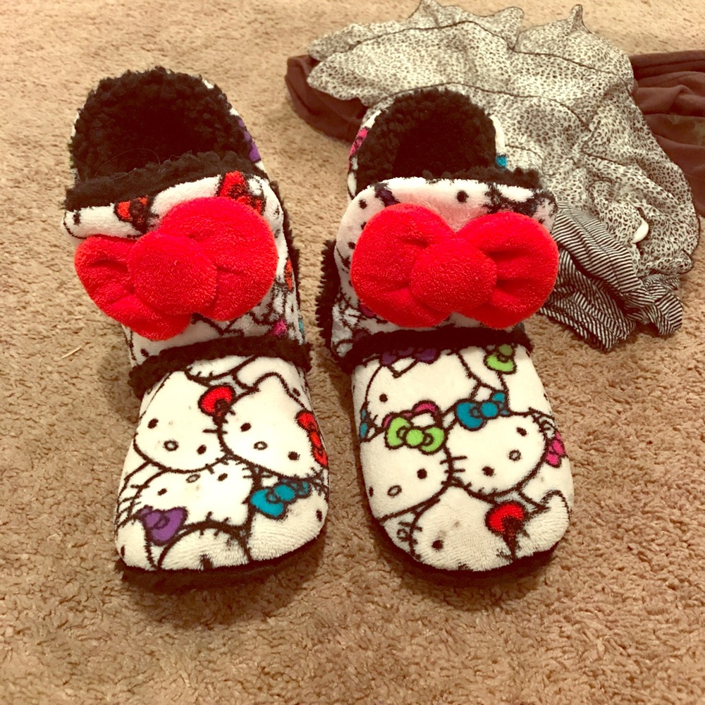 Hello kitty slippers