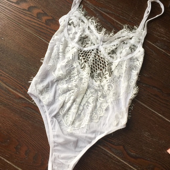 White lacie Kardashian teddy bodysuit lingerie - Picture 7 of 8