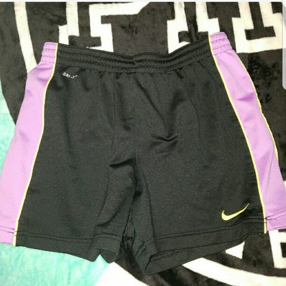 (S) Nike dri-Fit shorts