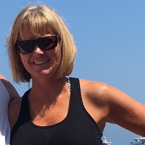 Meet your Posher, Jennifer - Picture 1 of 1