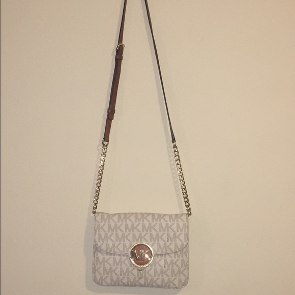 Michael Kors cross body purse - Picture 2 of 8