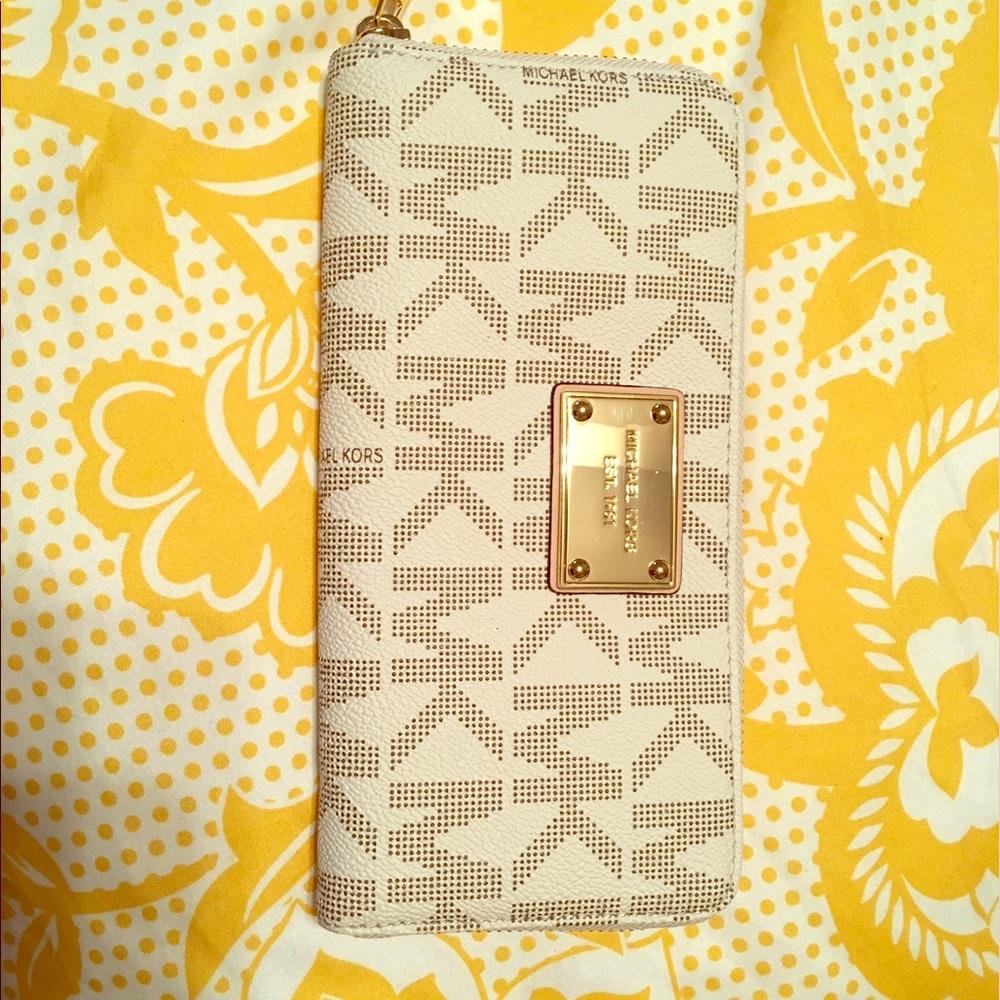 NWOT Michael Kors Wallet