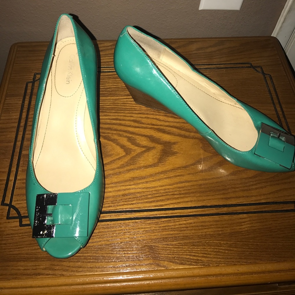 Calvin Klein teal wedges