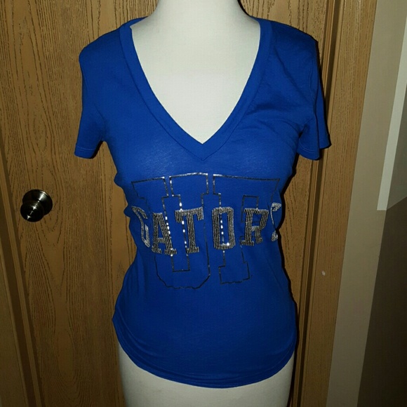 PINK Victoria's Secret Tops - VICTORIA'S SECRET PINK GATORS TEE