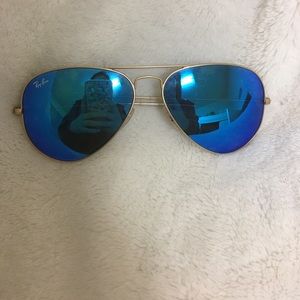Blue aviator ray bans