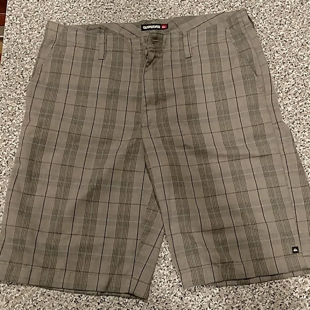 Mens plaid Quicksilver shorts