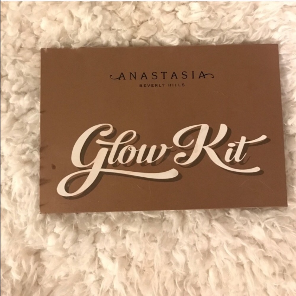 Anastasia ultimate glow pallet