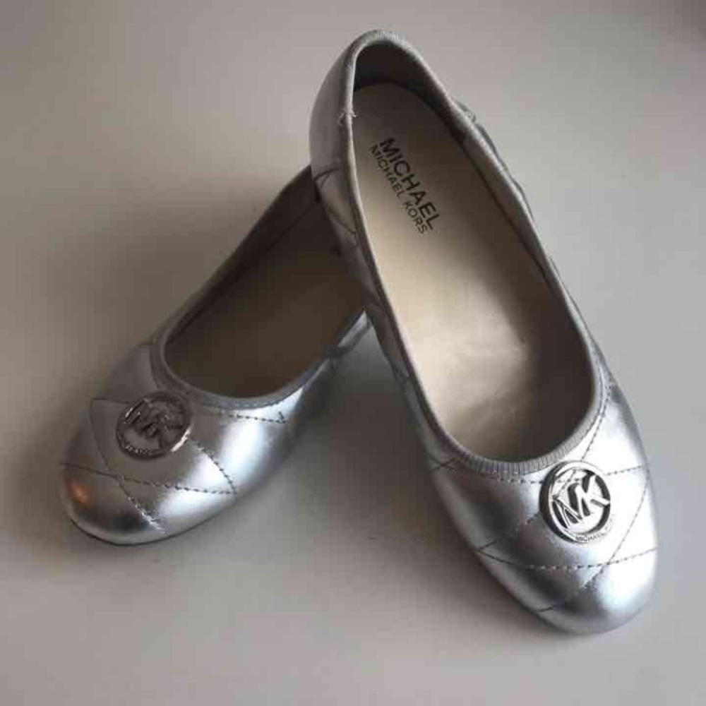 Michael Kors silver flats. Size 6